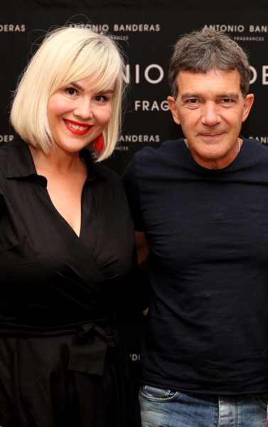 Antonio Banderas en Suzanne Kotze van rooi rose