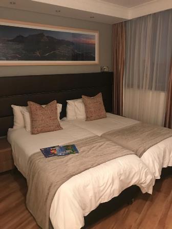 Gesinswegbreek-President-Hotel-Kaapstad-kamer