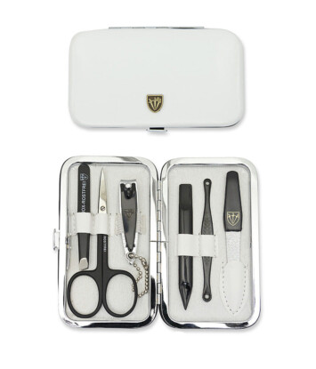 ’n Voorbeeld van ’n naelsorgstel. Foto: Takealot/Kellermann 3 Swords Manicure Set