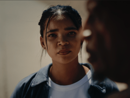 Lauren Joseph vertolk die rol van Laila in "'n Poppy op die heuwel". Foto: Verskaf